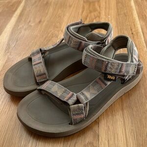Teva Universal Trail Sandals Women’s Size 8